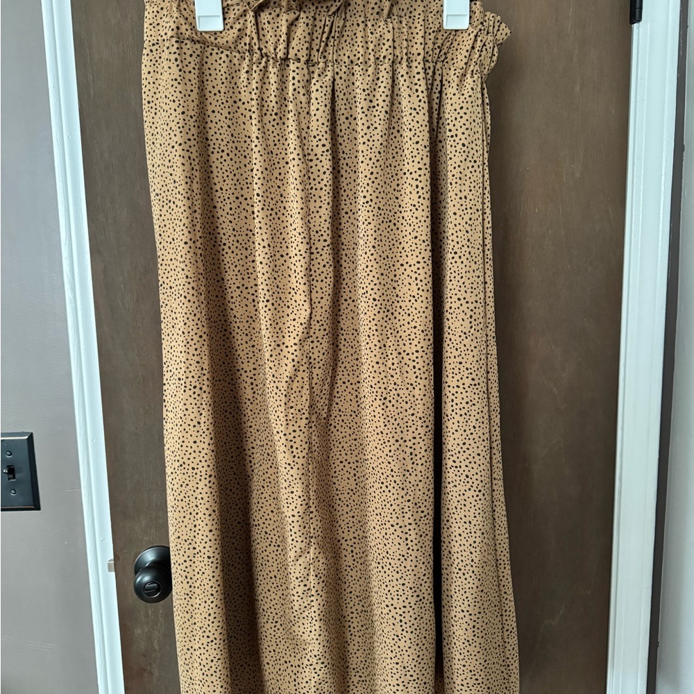 Women’s Elastic Waist Tan Polka Dot Midi Skirt